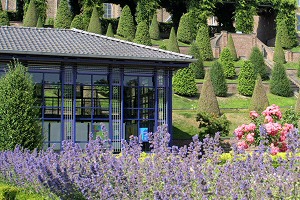 westliche Orangerie im Terrassengarten